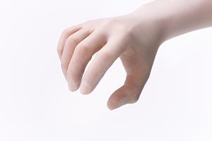 京都で人気の見えない矯正とは。